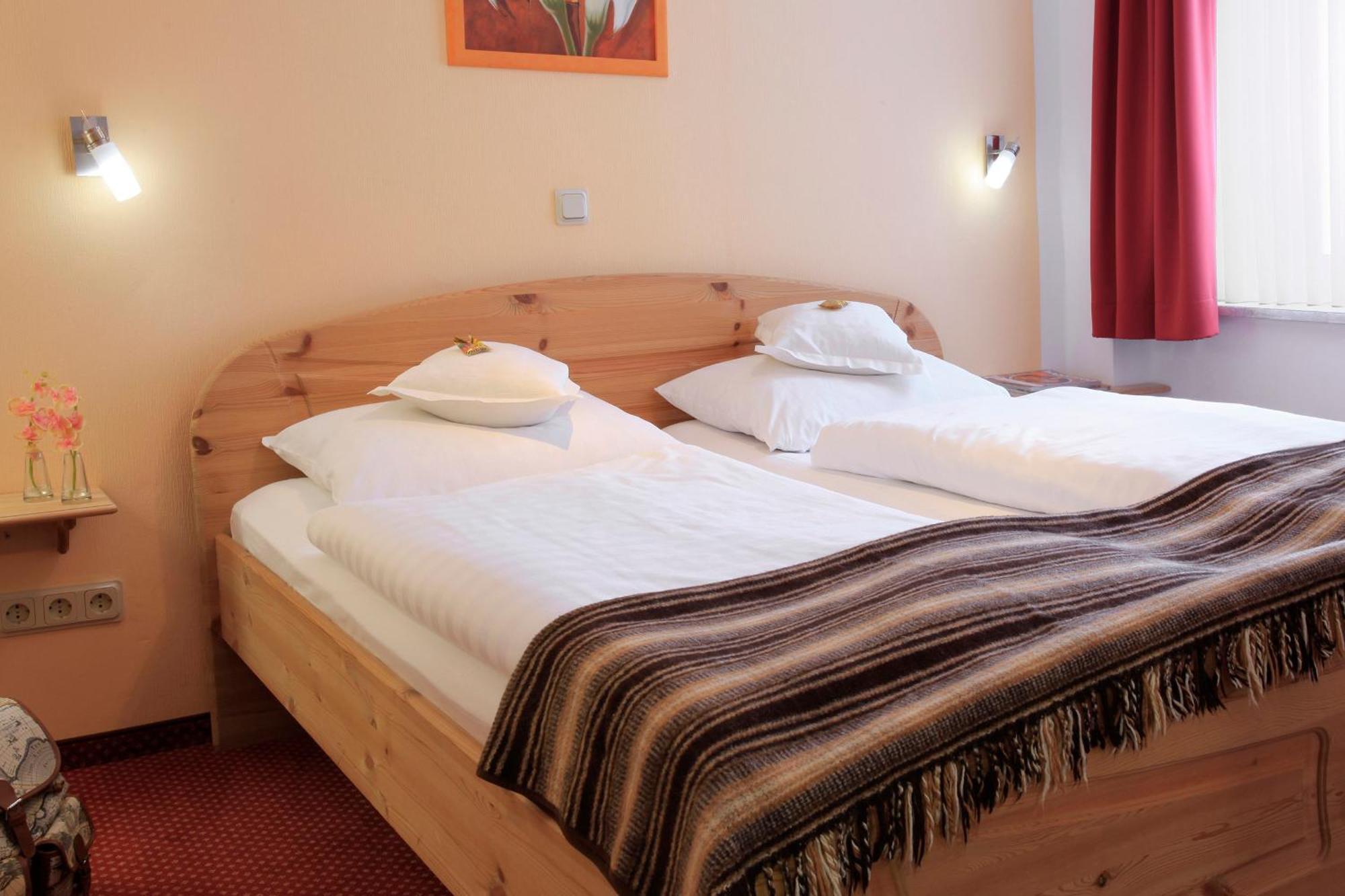 Hotel Sauerlaender Hof Віллінген Екстер'єр фото