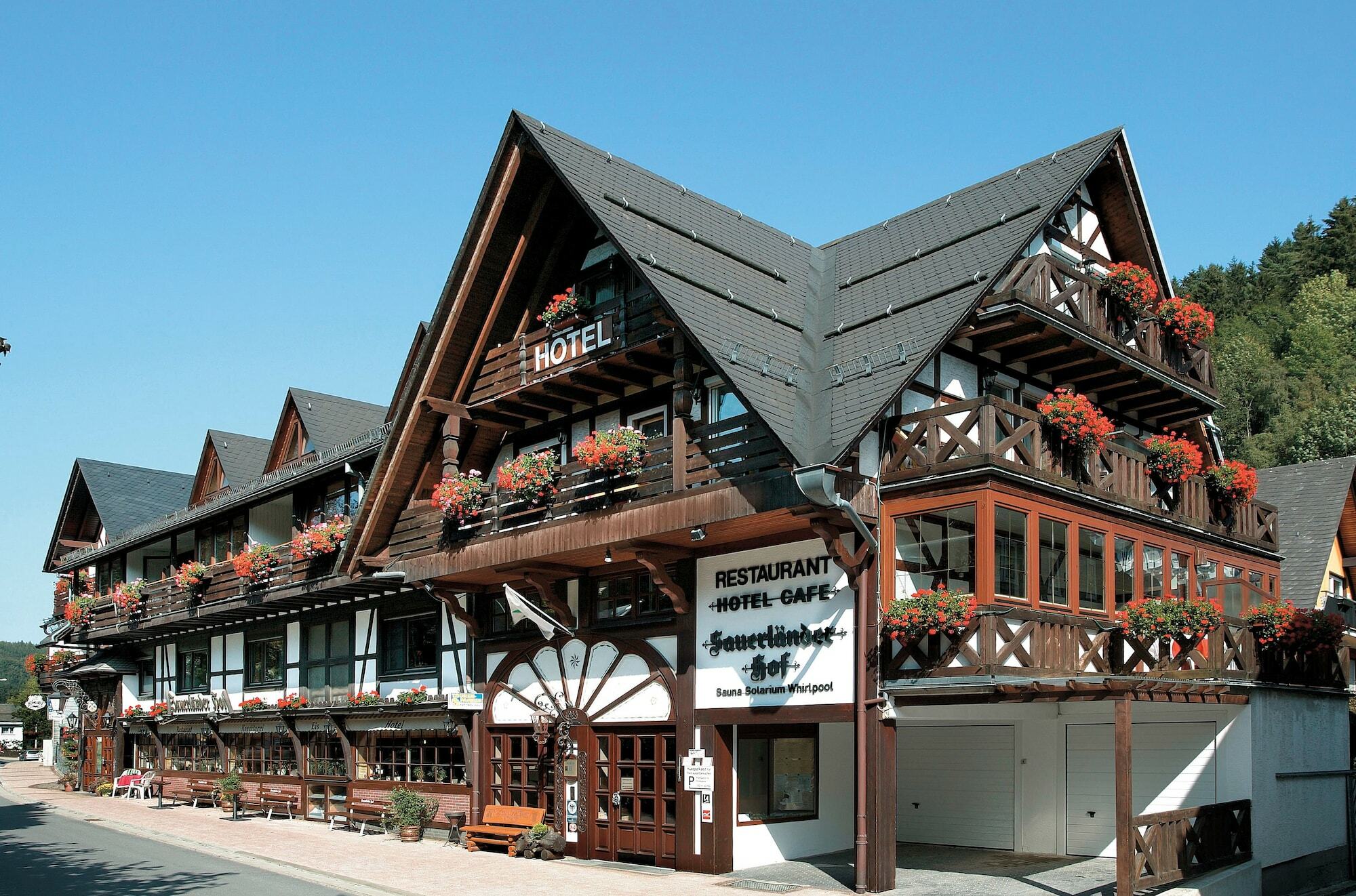 Hotel Sauerlaender Hof Віллінген Екстер'єр фото